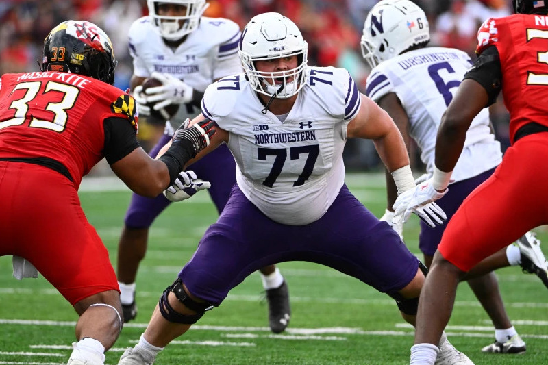 Comment le Las Vegas Raiders protégera-t-il Jimmy G avec leur choix de garde du corps lors du prochain repêchage?