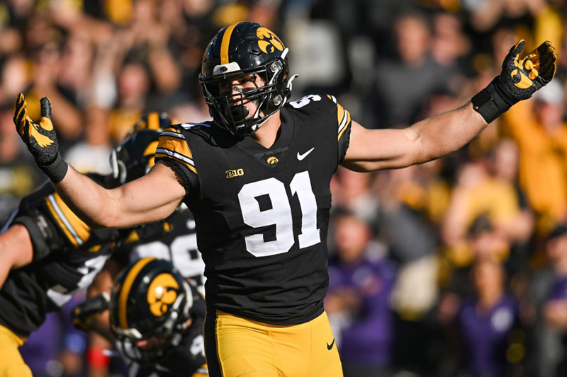 Lukas Van Ness: A Look at the Edge Player's Potential