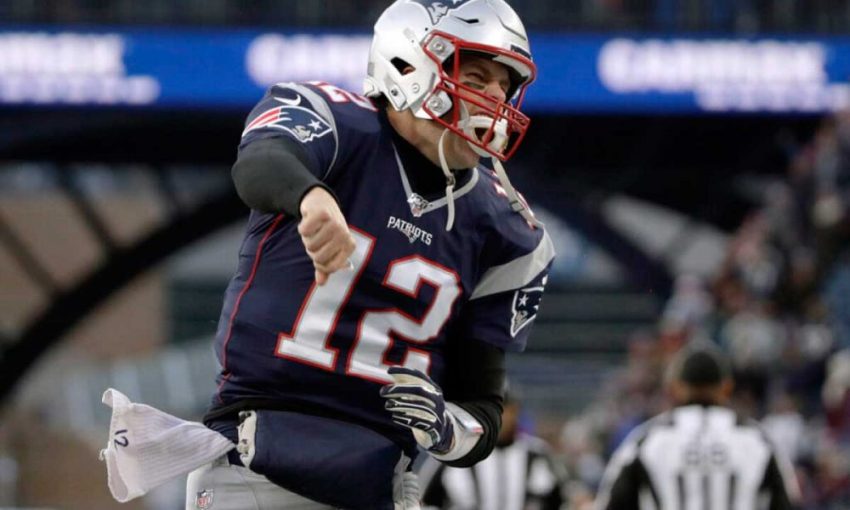 Tom Brady Célébré par les Patriots lors de la Rentrée de la Saison NFL