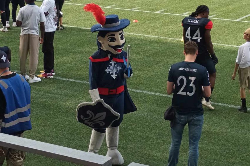 Assistance au Premier Match des Mousquetaires de Paris à Jean Bouin par ELF