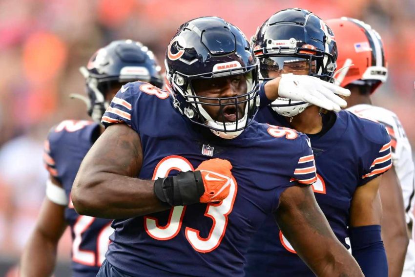 Justin Jones des Bears critique les connaissances des fans des Packers