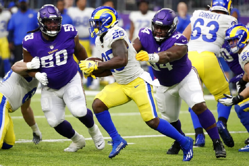 Danielle Hunter Signe Un Contrat Lucratif Alors Que Sony Michel Prend Sa Retraite NFL Le 31 Juillet