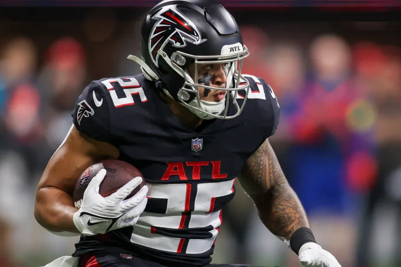 Atlanta Falcons Defeat Carolina Panthers 24-10; Bijan Robinson Shines, Bryce Young Held in Check