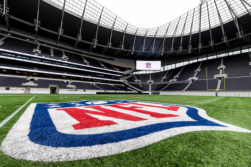 Exploration des Possibilités de Tenir le Super Bowl à Londres et de Présenter le Drapeau Américain aux Jeux Olympiques