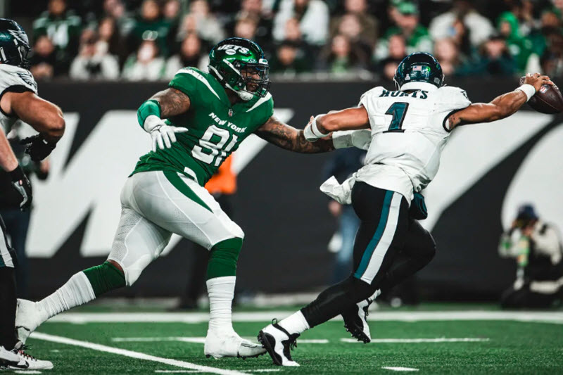 Jalen Hurts' Passing Performance Leads Jets to 20-14 Victory Over Eagles