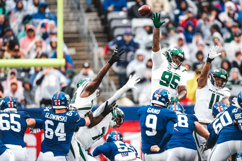 New York Giants Lose to New York Jets 10-13; Zach Wilson Saved by Graham Gano's Field Goal