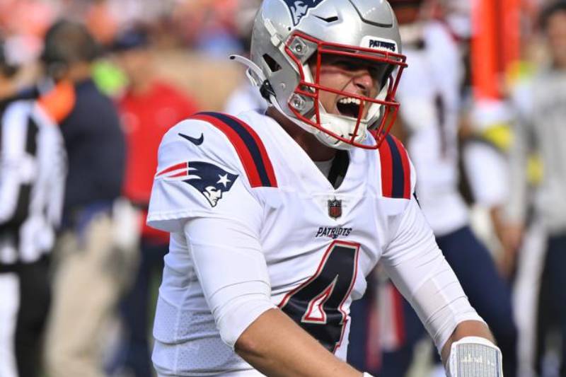 Bailey Zappe Leads the New England Patriots in Breakfast Time.