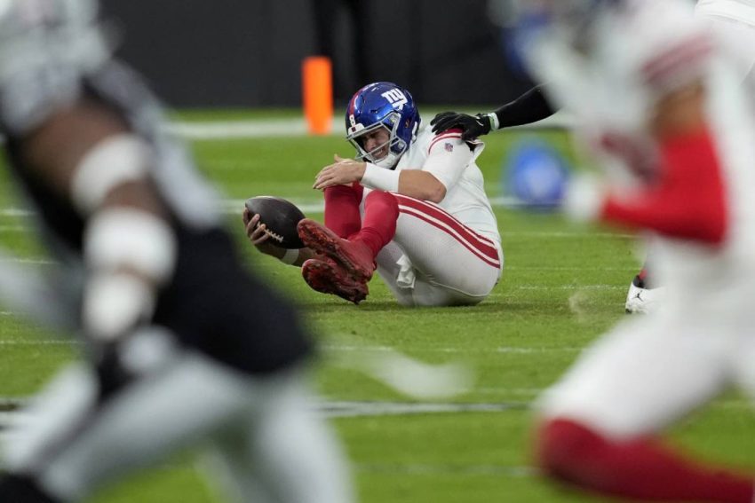 Daniel Jones and the Giants Suffer Setback with Le Petit Dejâ?