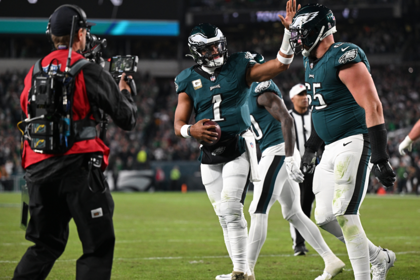 Jalen Hurts mène les Eagles à la victoire contre les Cowboys 28-23