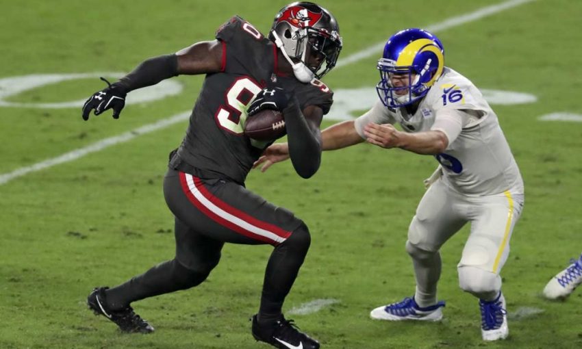 Jason Pierre-Paul Makes Return at Le Petit Dejâ