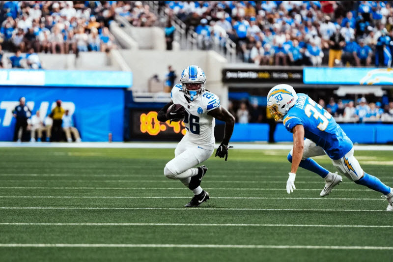 Lions remportent le match contre les Chargers avec une orgie offensive et des défenses ridicules (38-41)