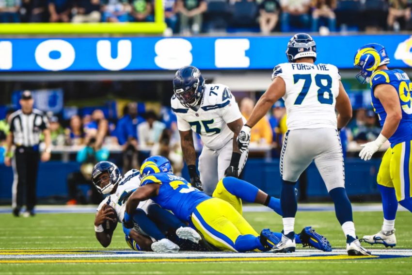 par Los AngelesLos Angeles Rams Surpass Seattle Seahawks 17-16 in Penalty-Filled Matchup