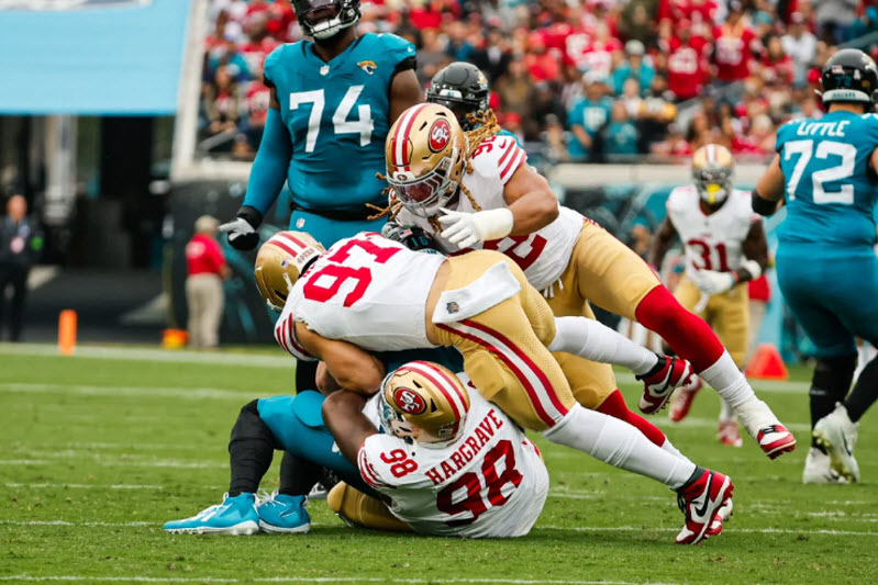 San Francisco 49ers remportent la victoire contre les Jaguars avec un score de 3-34 grÃ¢ce Ã leur dÃ©fense retrouvÃ©e.