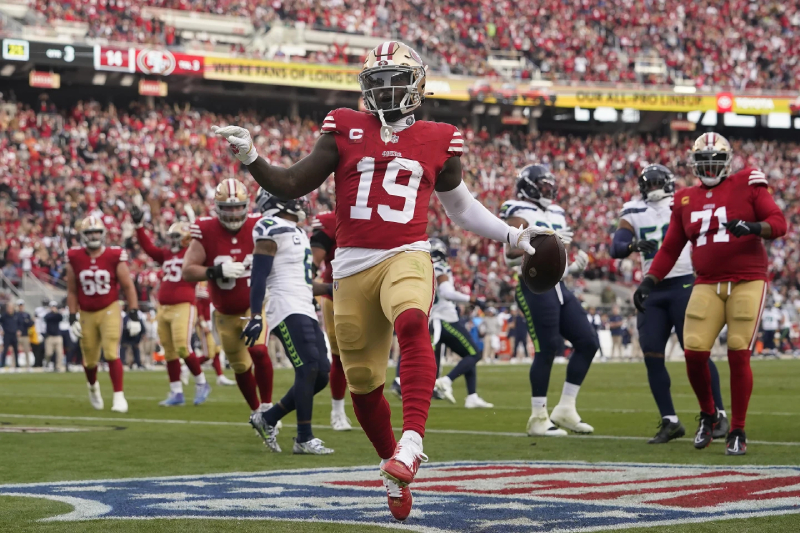 Ã SeattleSan Francisco 49ers battent les Seattle Seahawks 28-16 avec une performance exceptionnelle de Deebo Samuel