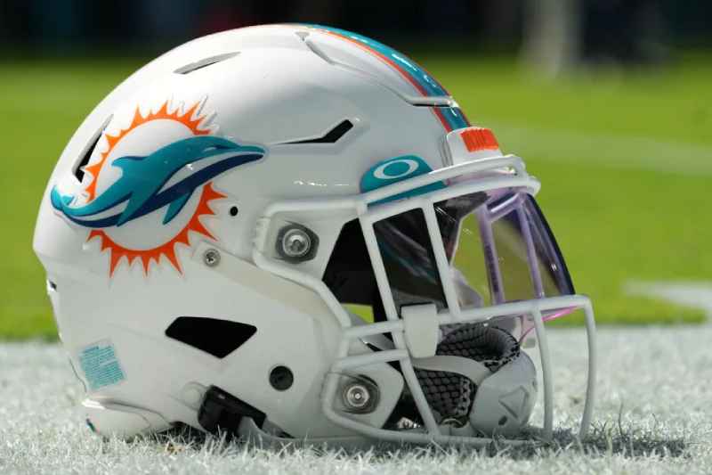 Derrick Henry Receives Praise After Solid Performance at 'Le petit dejâ'