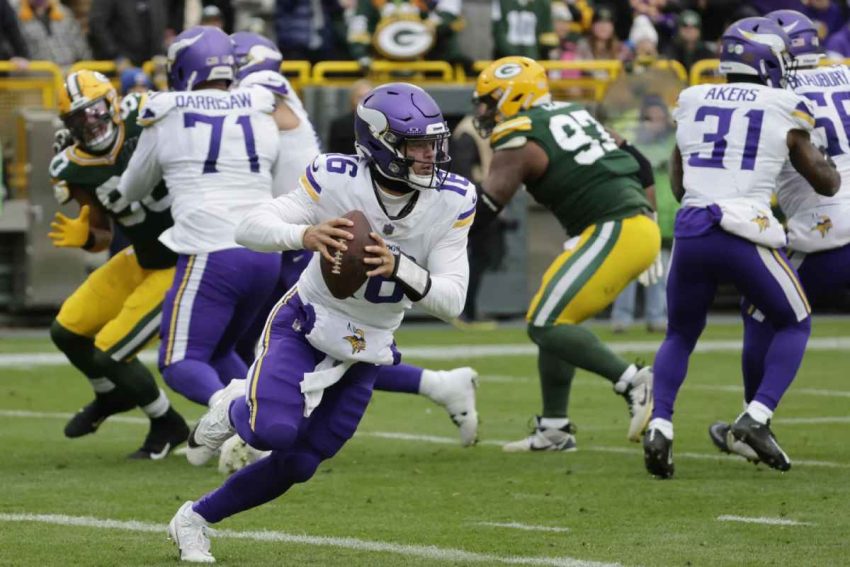 Jaren Hall nommé titulaire au poste de quarterback des Vikings