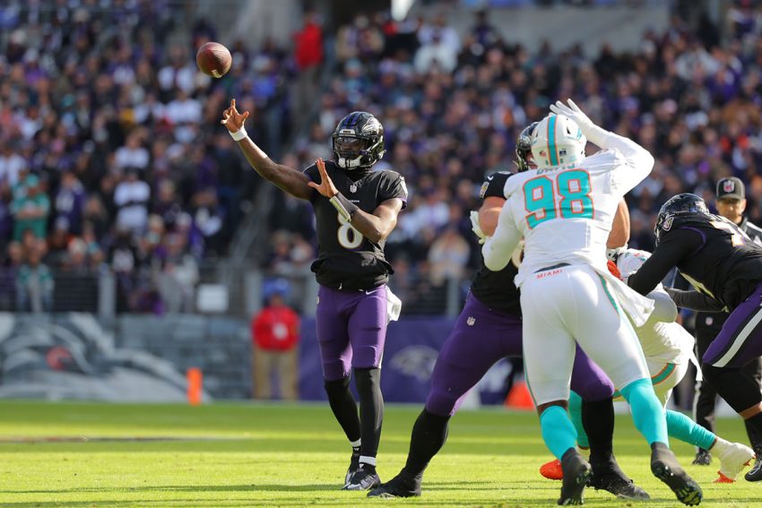 Lamar Jackson mÃ¨ne les Ravens Ã une victoire de 56-19 contre les Dolphins de Miami