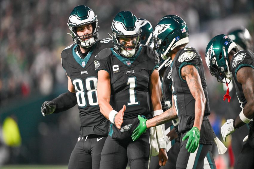 Score final de la rencontre entre les Eagles de Philadelphie et les Giants de New York : 33-25, les Eagles s'en sortent victorieux