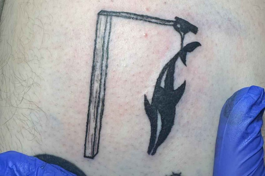 Les Ravens remportent une victoire et un fan se fait tatouer pour célébrer