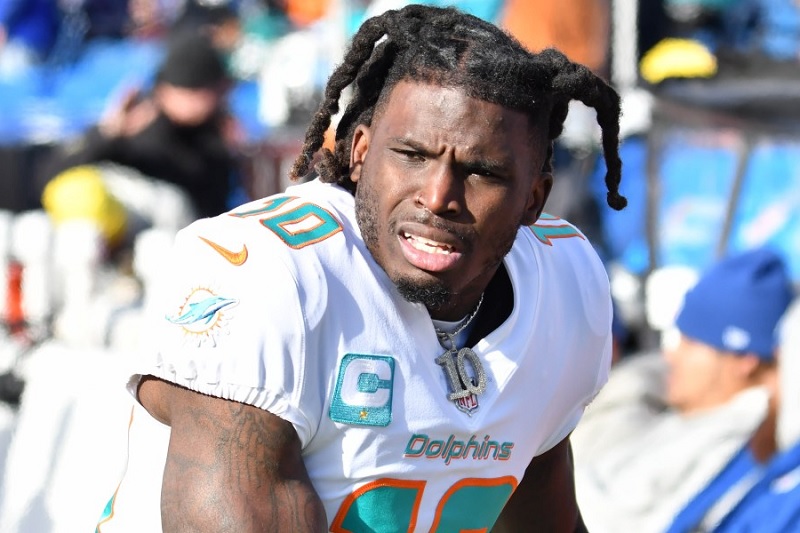 "Breakfast Update: Tyreek Hill Suffers Hand Injury"