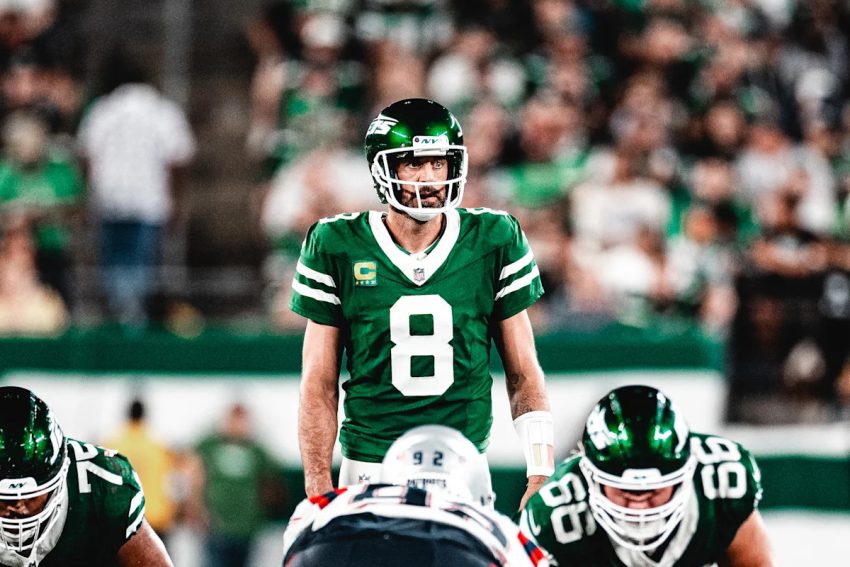 Aaron Rodgers Overcomes His Demons in Jets-Patriots 24-3 Game