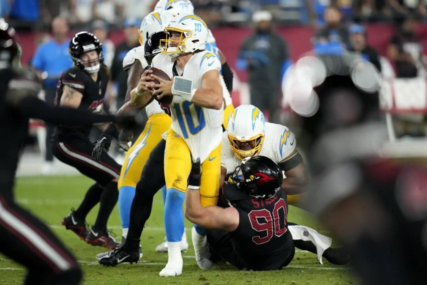 Cardinals Defeat Chargers 17-15: L.A. Loses at Its Own Game