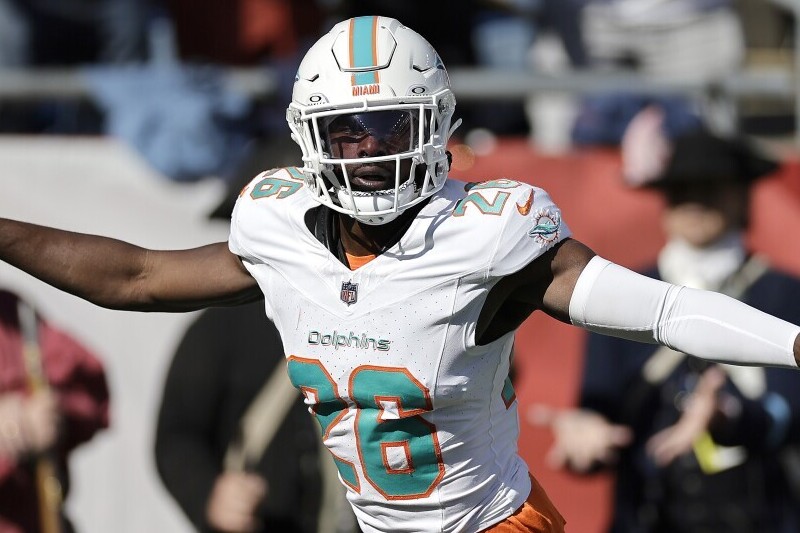 Miami Keeps Slim Hope Alive with 15-10 Win Over Patriots