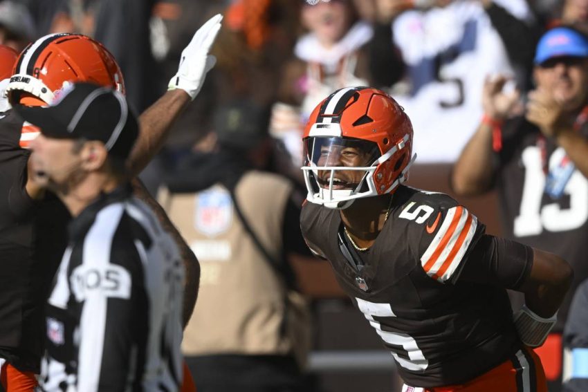 Week 8 Players: Jameis Winston Wastes No Time