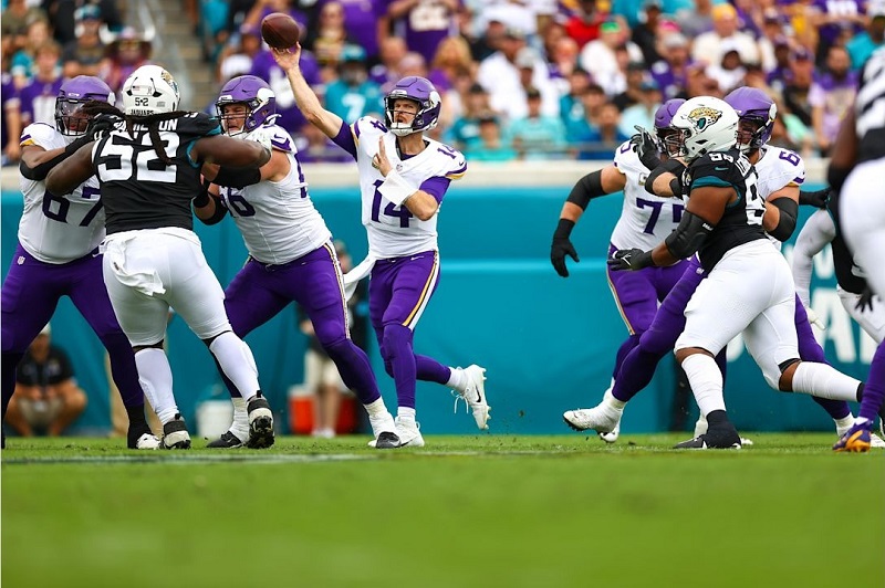 Jaguars Narrowly Miss Victory Against Vikings with 7-12 Score