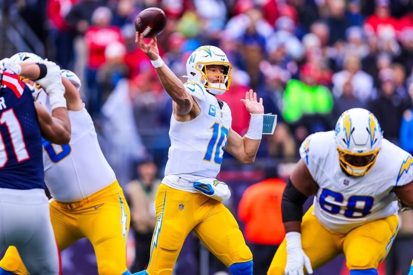 Justin Herbert Leads Chargers to Playoffs with 40-7 Victory Over Patriots