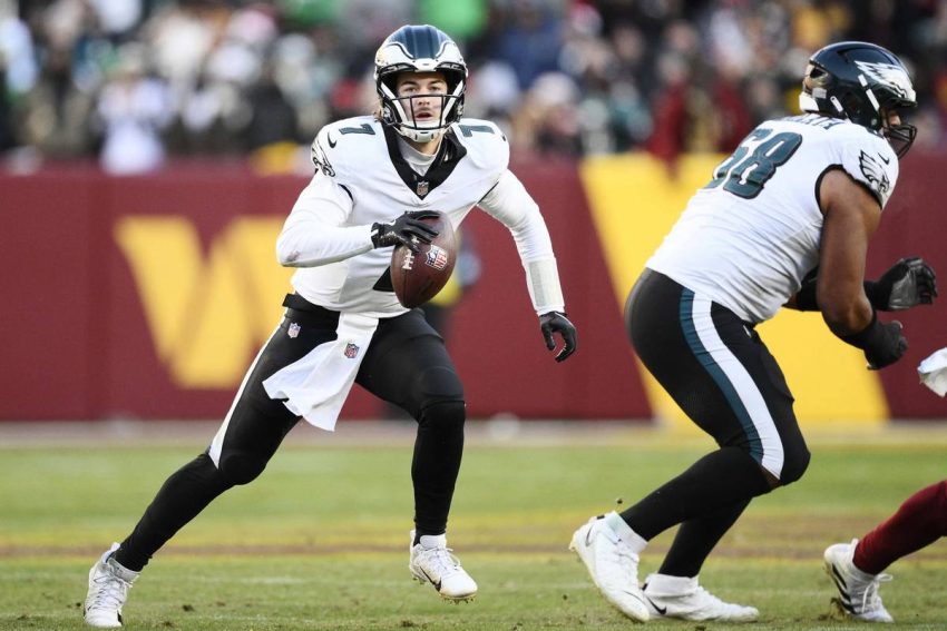 Kenny Pickett Likely to Start for Eagles Against Dallas