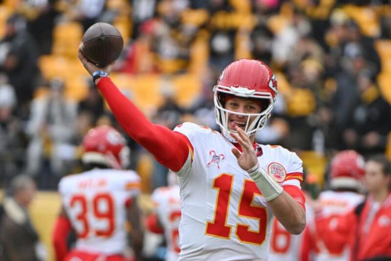 Patrick Mahomes Leads Chiefs to 29-10 Victory Over Steelers in AFC Championship