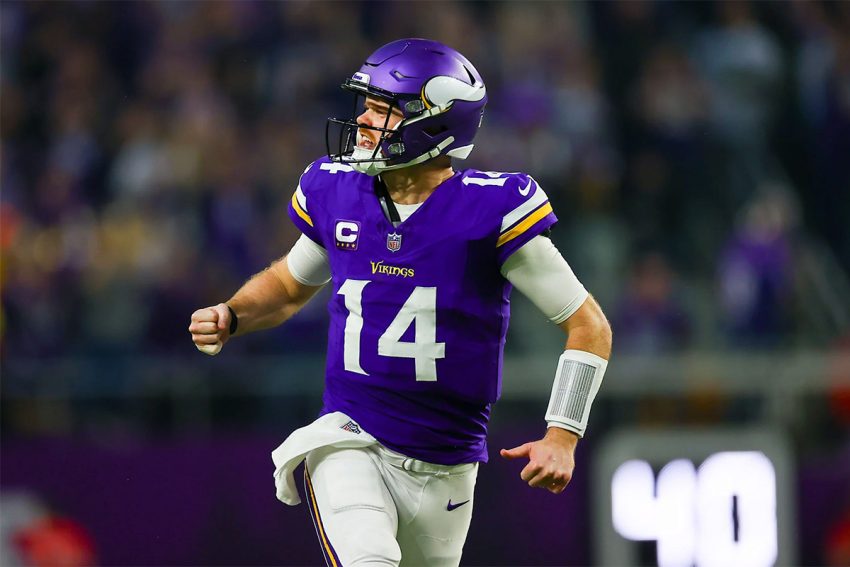 Sam Darnold Leads as Vikings Beat Packers 27-25