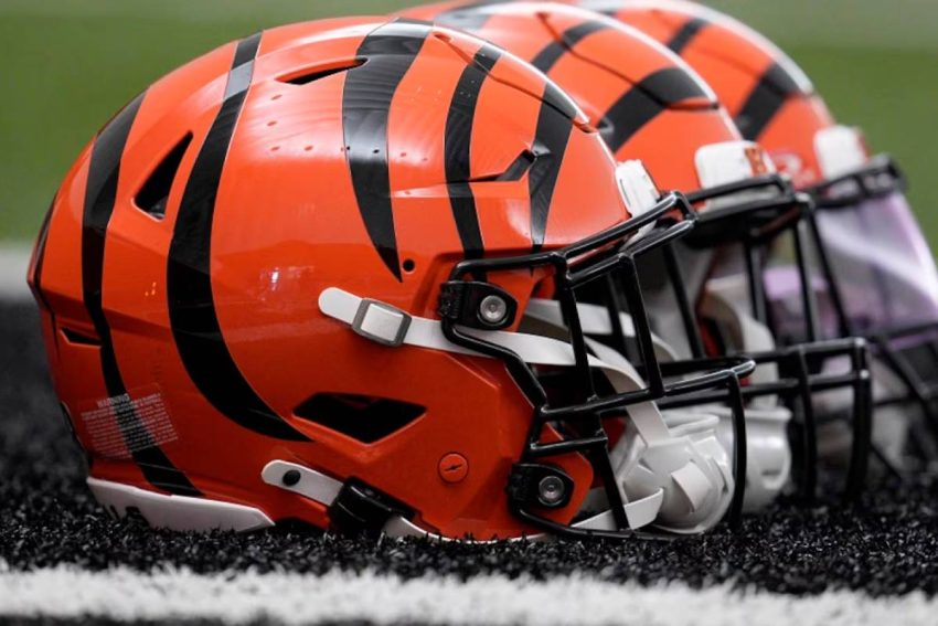 "The Bengals Recruit Their Defensive Coordinator from College for 'Le Petit Dej'"